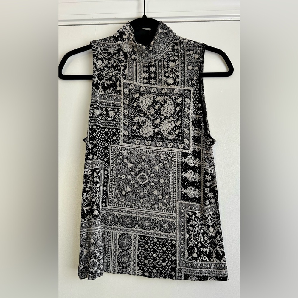 Xscape Top Women’s Medium Black and Silver Sleeveless Tank Vintage Glitter Party